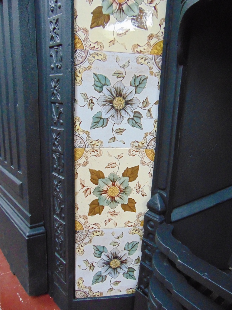 V070 - Victorian Fireplace Tiles - Old Fireplaces