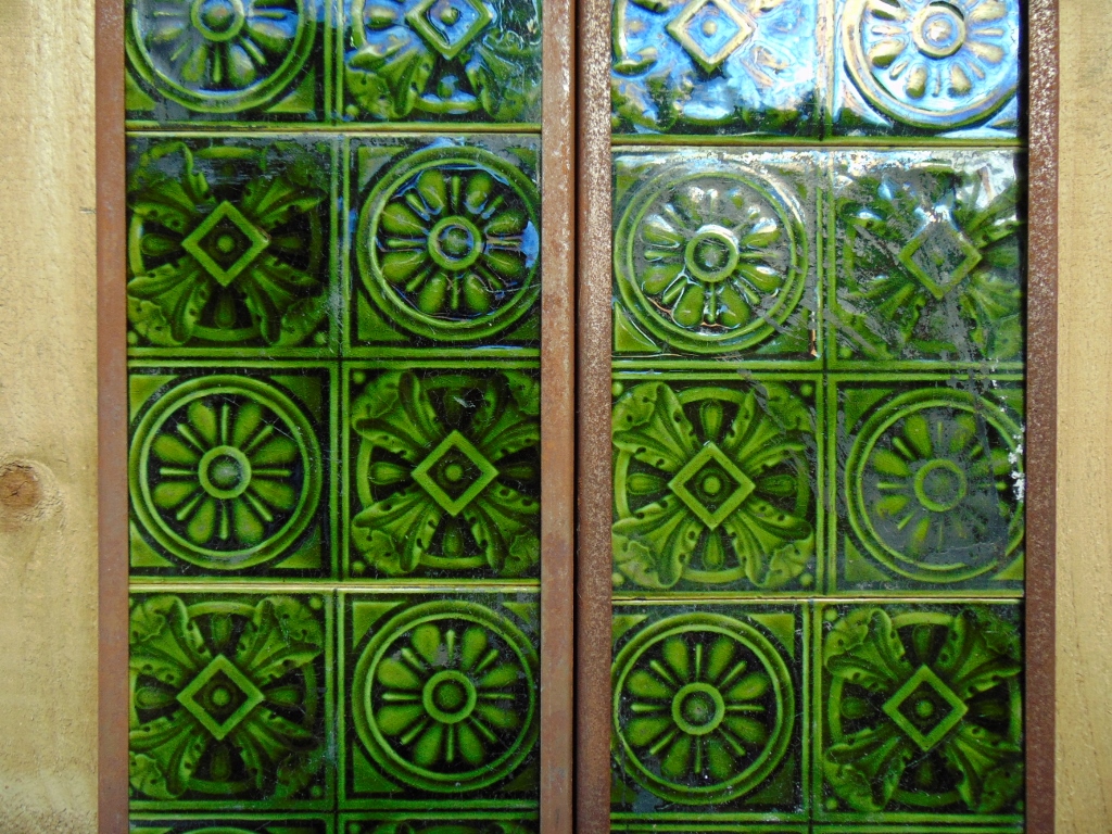 Original Victorian Fireplace Tiles - V062 - Old Fireplaces