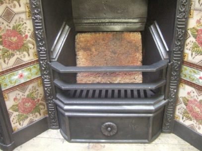 192TI - Antique Victorian Cast Iron Tiled Insert