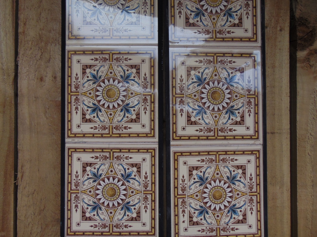 Reproduction Fireplace Tiles - R002 - Old Fireplaces